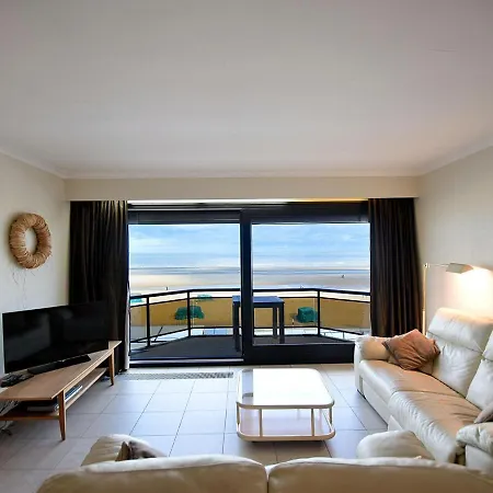 Seaside Escape W Balcony