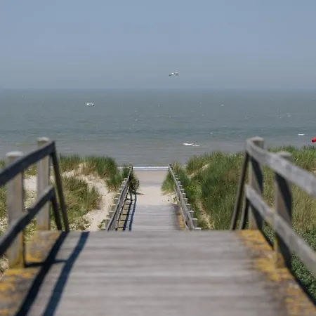 Seaside Escape W Balcony Daire