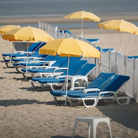 Apartment Seaside Escape W Balcony