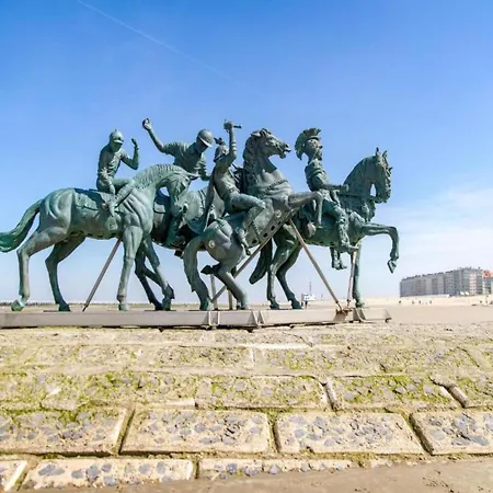 Seaside Escape W Balcony Apartment De Haan