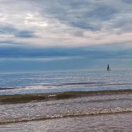 Seaside Escape W Balcony Apartment De Haan