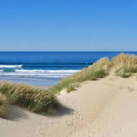 Apartment Seaside Escape W Balcony *
